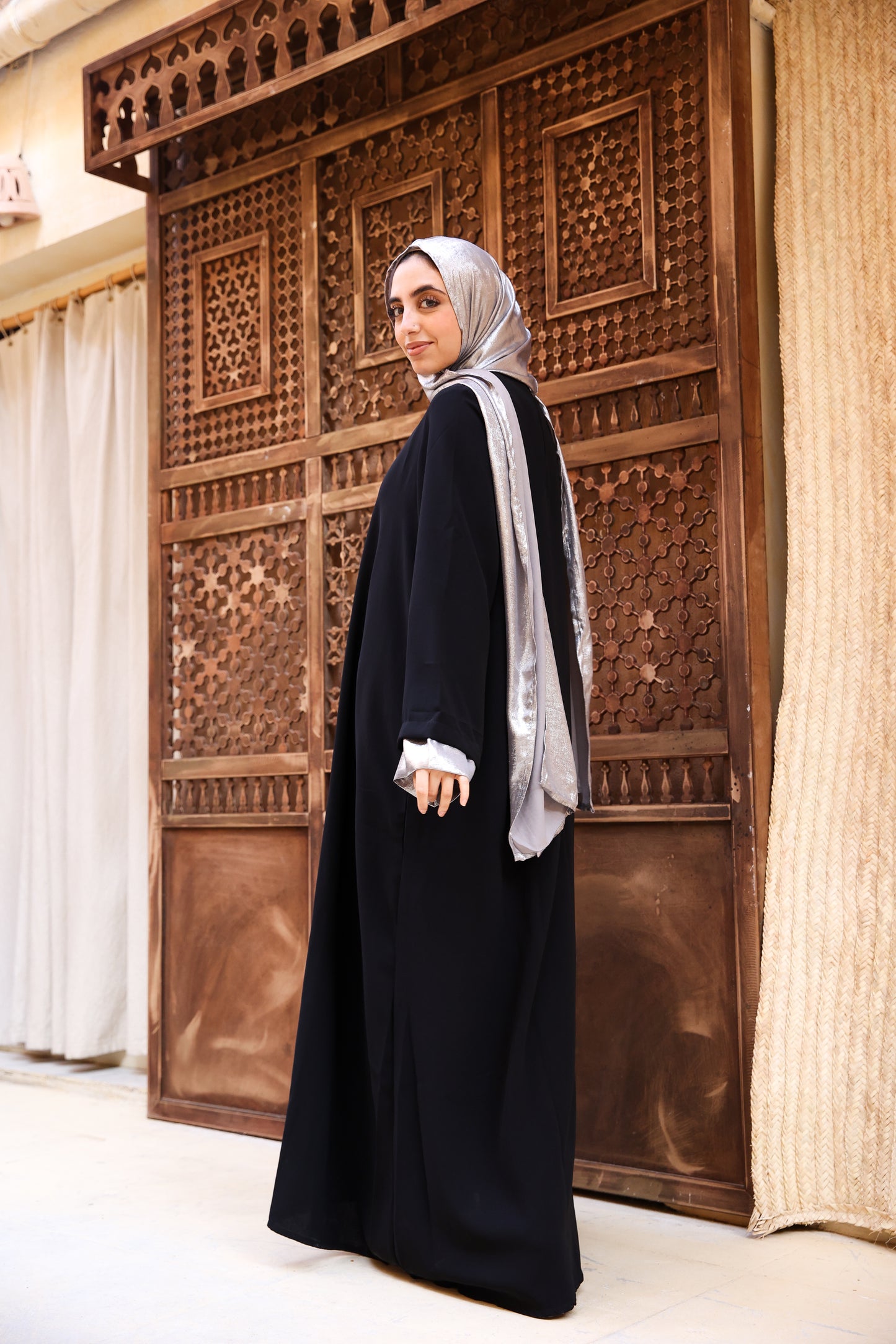 Lu'lu'a Abaya ( Black)