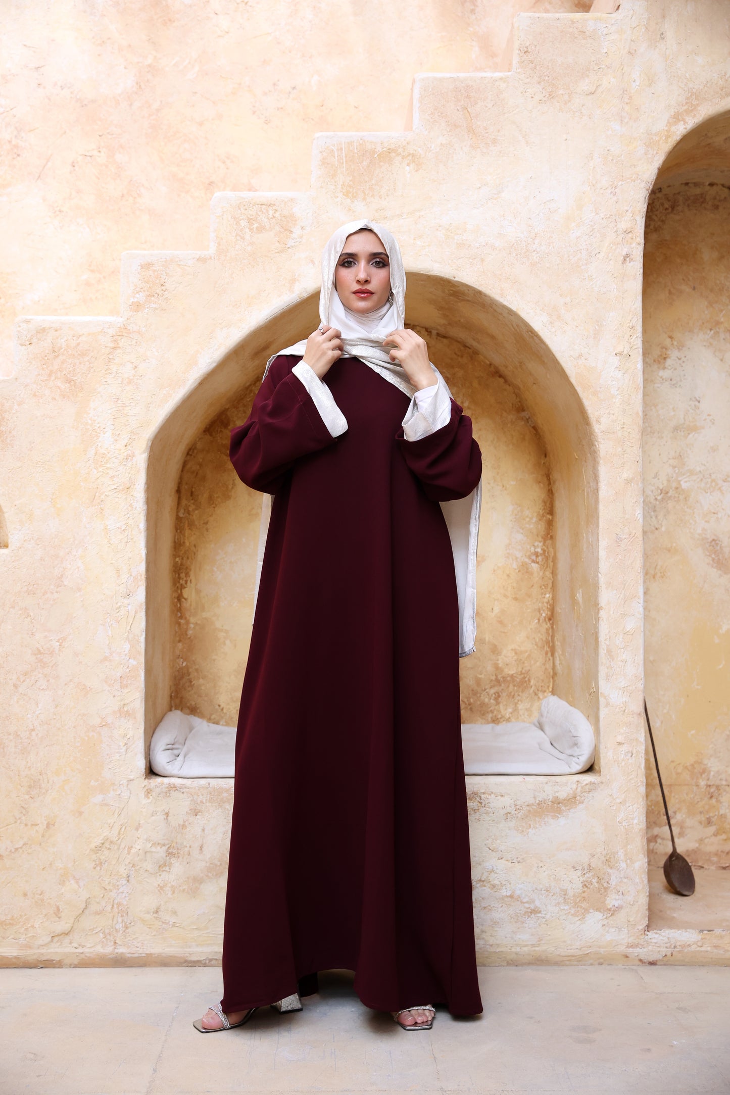 Lu'lu'a Abaya (Burgundy)
